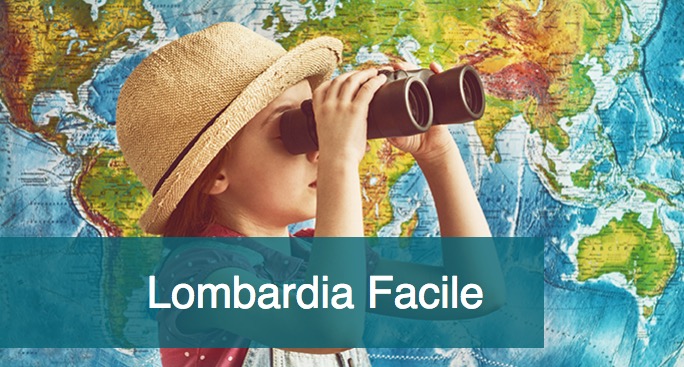 Bambina che guarda con binocolo. Sullo sfondo mappa geografica.