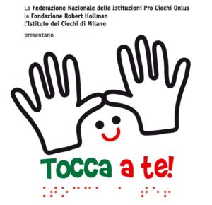 Logo di TOCCA A TE!: Mani stilizzate e disegno di faccia